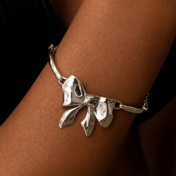 Silver Bow Ribbon Bracelet - Picture 1 of 3